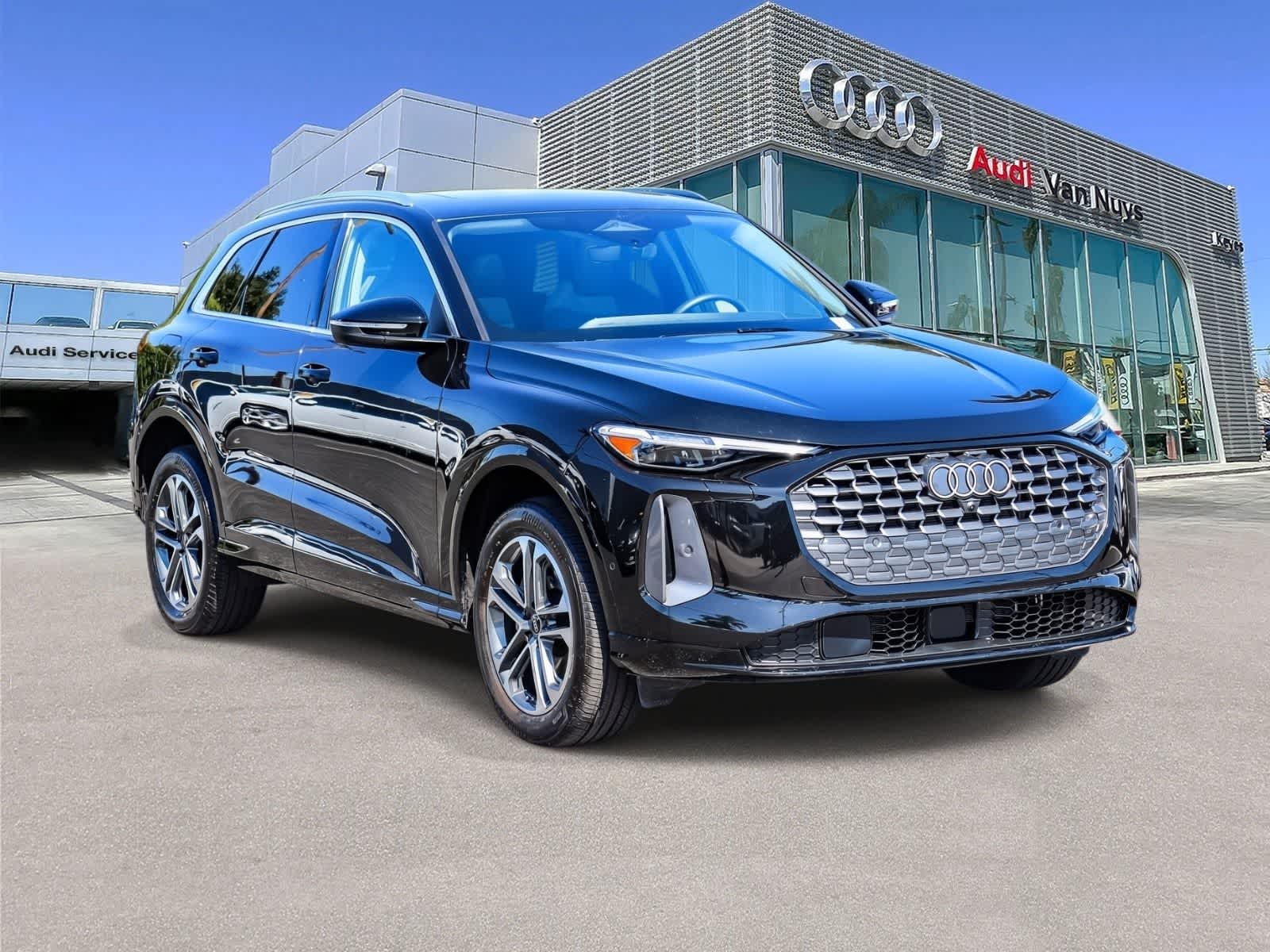 Thumbnail: 2025 Audi Q5 - 4