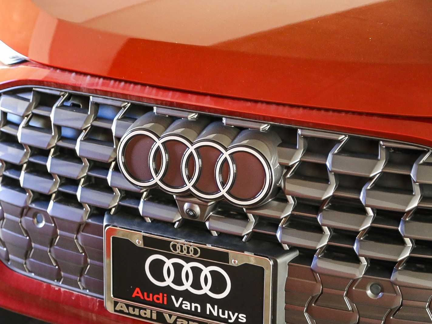 Thumbnail: 2025 Audi Q5 - 8