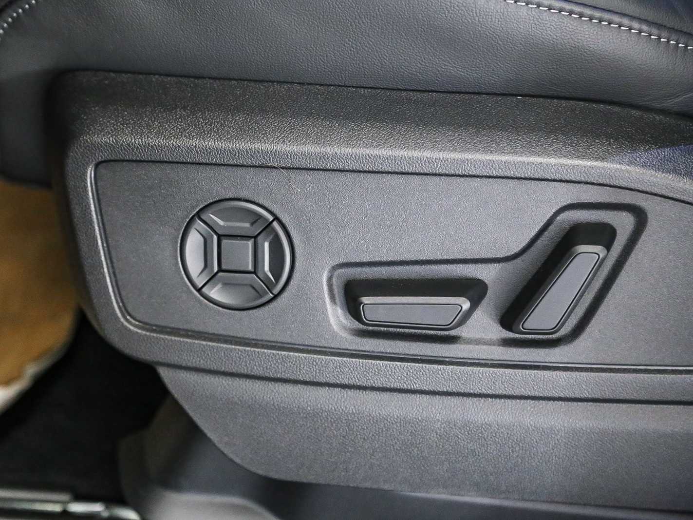 Thumbnail: 2025 Audi Q5 - 21