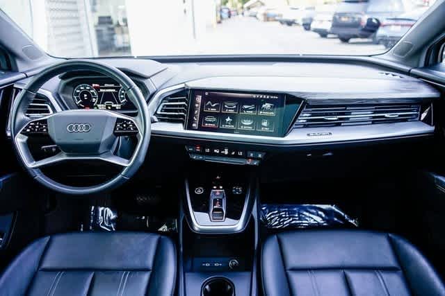 Thumbnail: 2023 Audi Q4 e-tron - 12