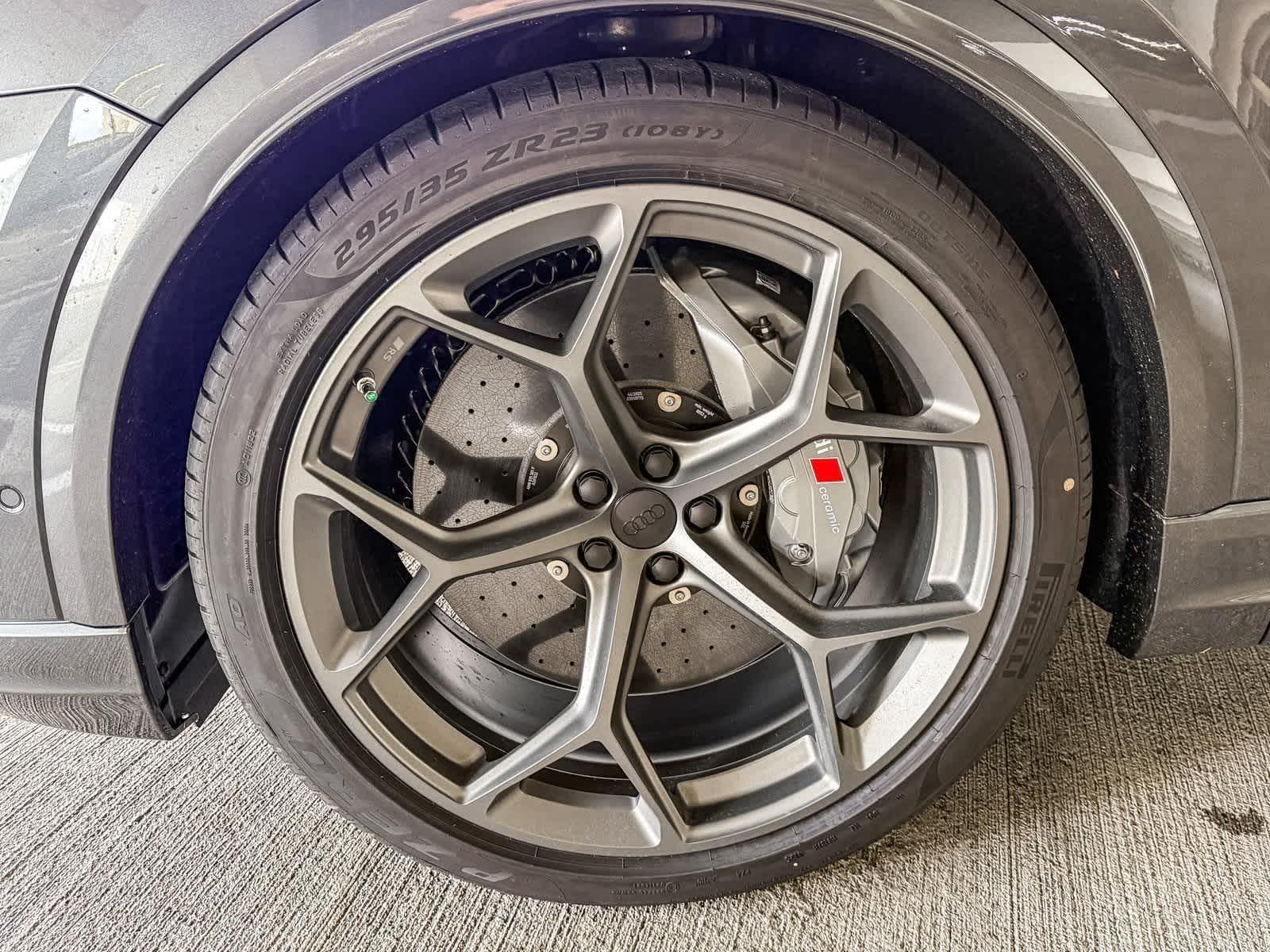 Thumbnail: 2026 Audi RS Q8 - 9