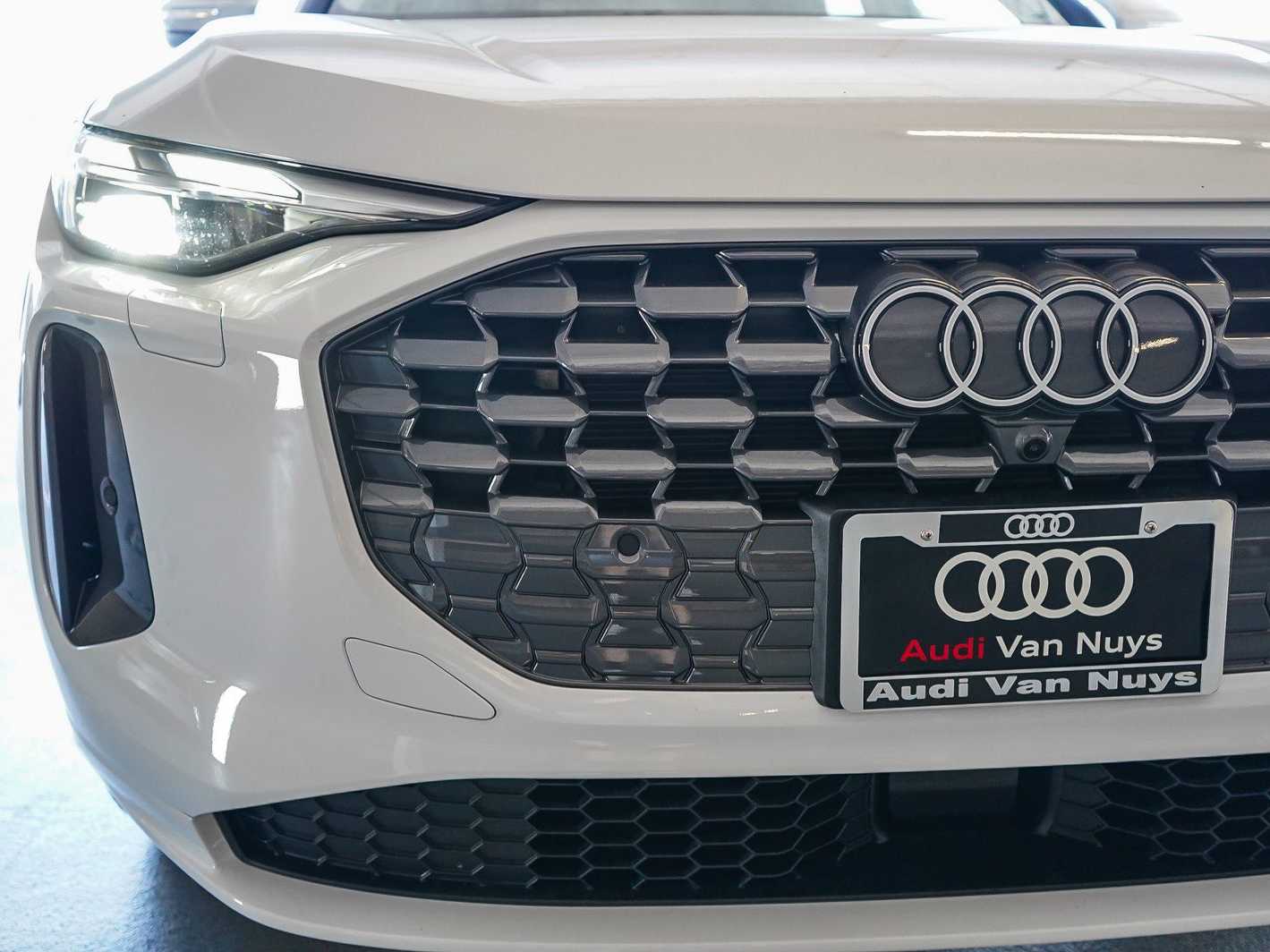 Thumbnail: 2025 Audi Q5 - 11