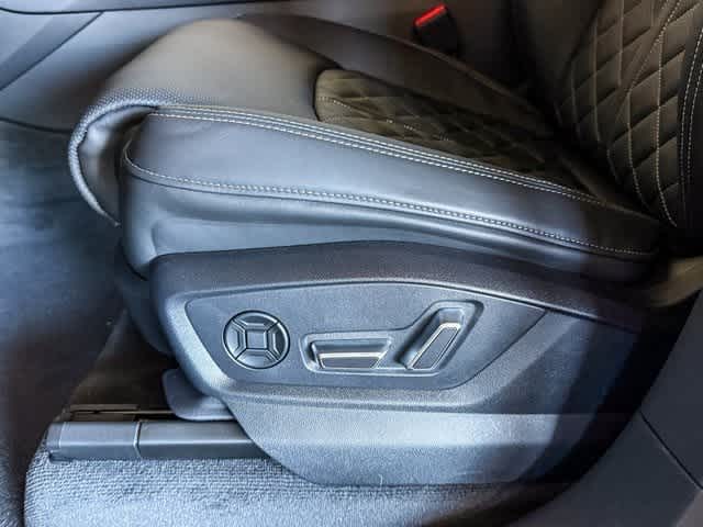 Thumbnail: 2026 Audi SQ8 - 21