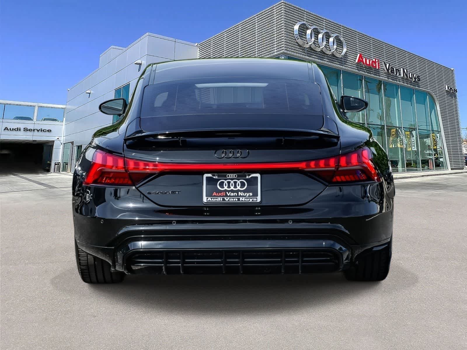 Thumbnail: 2022 Audi e-tron GT - 3