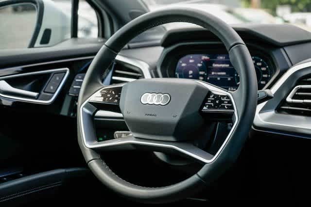 Thumbnail: 2026 Audi Q4 e-tron - 15