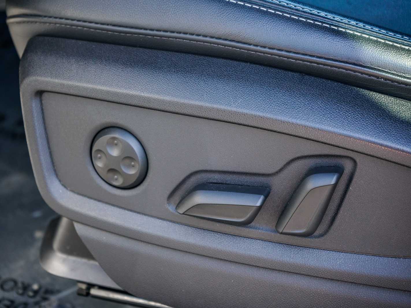 Thumbnail: 2023 Audi Q5 - 20