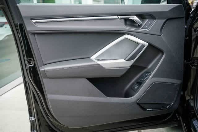 Thumbnail: 2023 Audi Q3 - 18