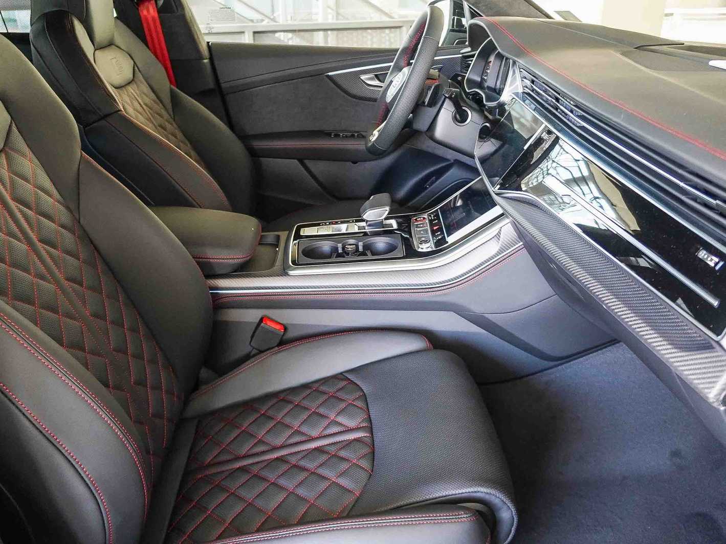 Thumbnail: 2026 Audi SQ8 - 19