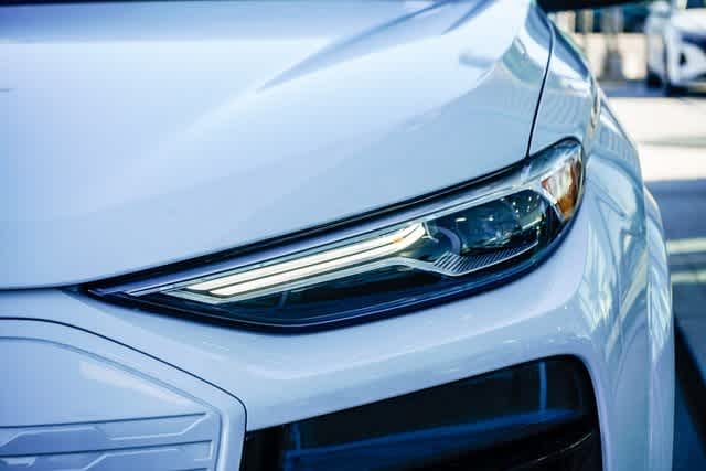 Thumbnail: 2025 Audi Q6 e-tron - 7