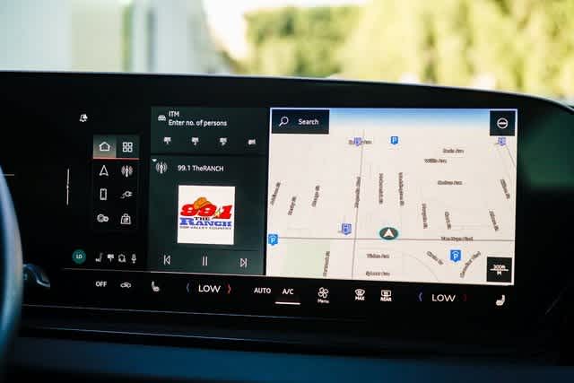 Thumbnail: 2025 Audi Q6 e-tron - 14