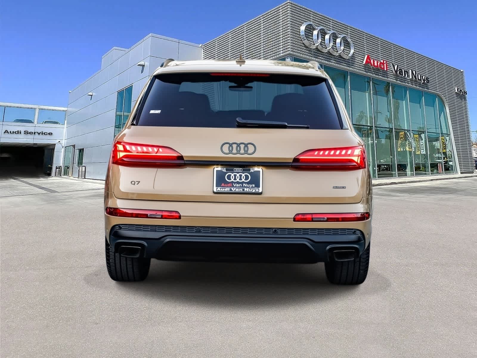 Thumbnail: 2025 Audi Q7 - 3