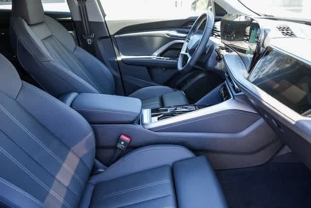 Thumbnail: 2025 Audi Q5 - 22