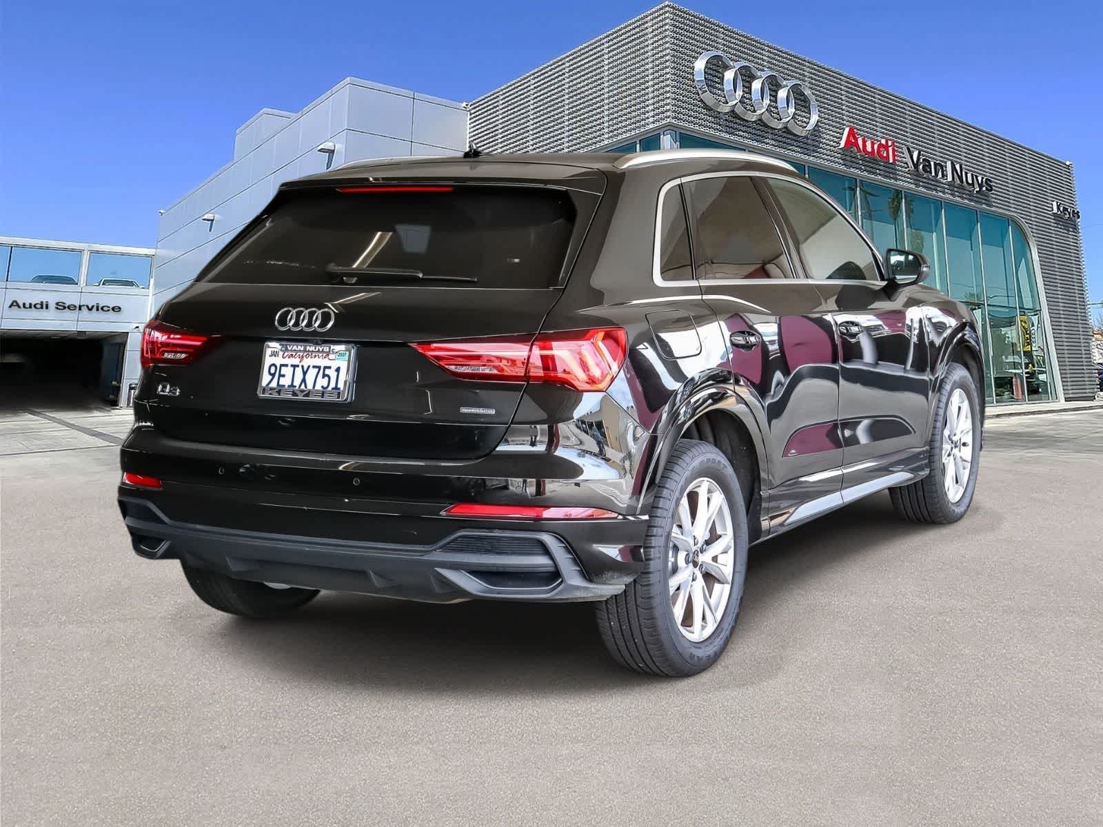 Thumbnail: 2023 Audi Q3 - 4