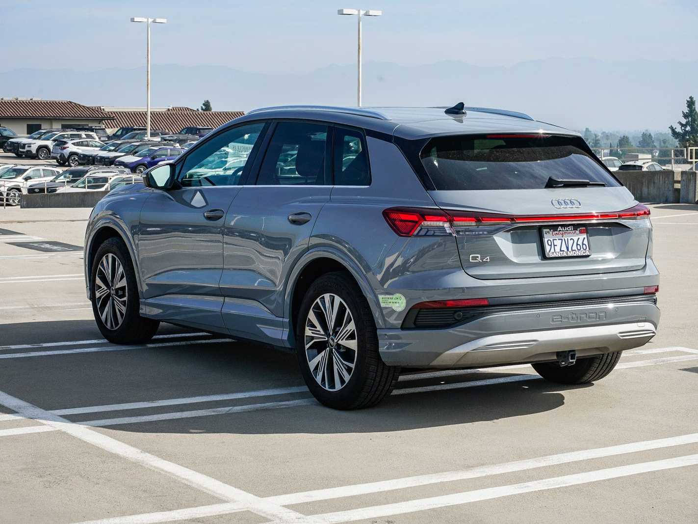 Thumbnail: 2023 Audi Q4 e-tron - 2