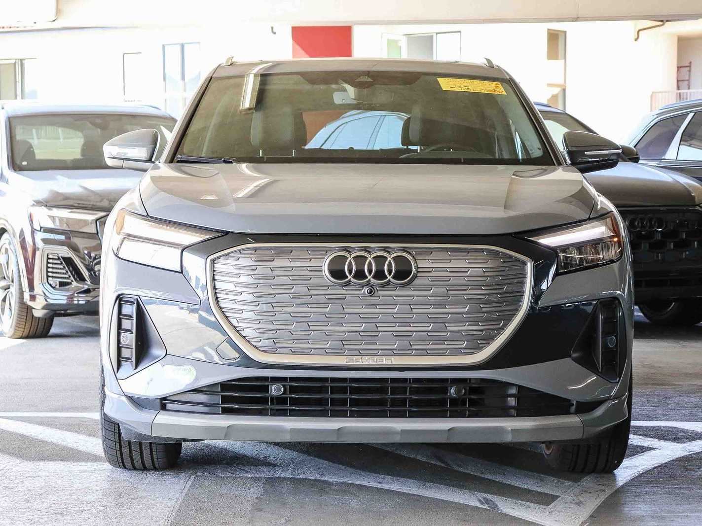 Thumbnail: 2023 Audi Q4 e-tron - 6