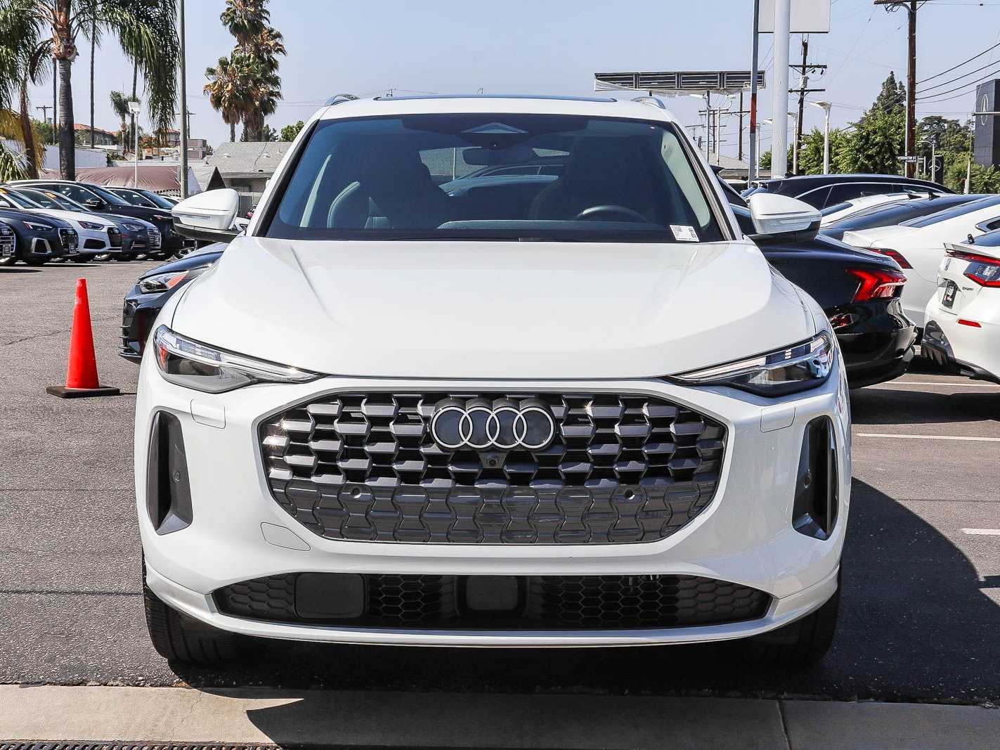 Thumbnail: 2025 Audi Q5 - 6