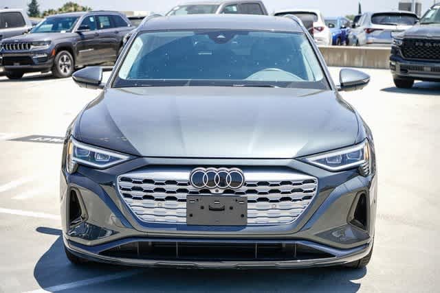 Thumbnail: 2024 Audi Q8 e-tron - 6