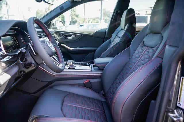 Thumbnail: 2025 Audi RS Q8 - 17