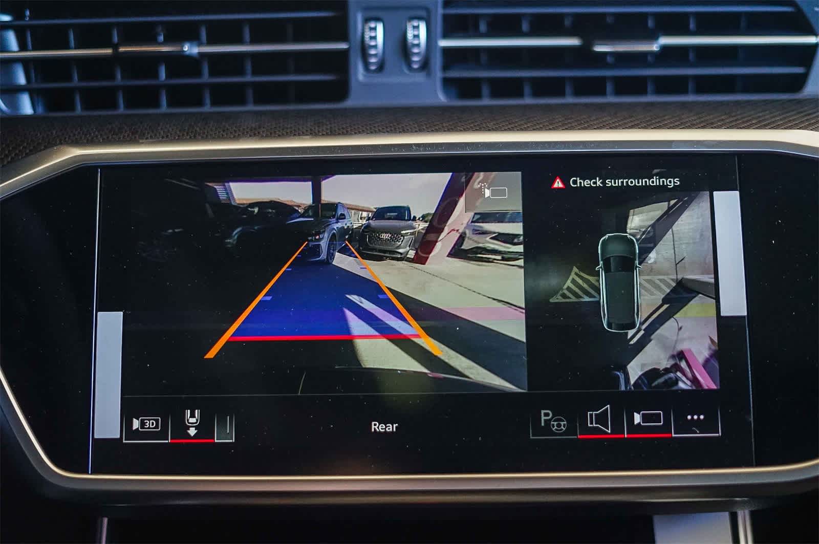 Thumbnail: 2026 Audi RS 6 - 27