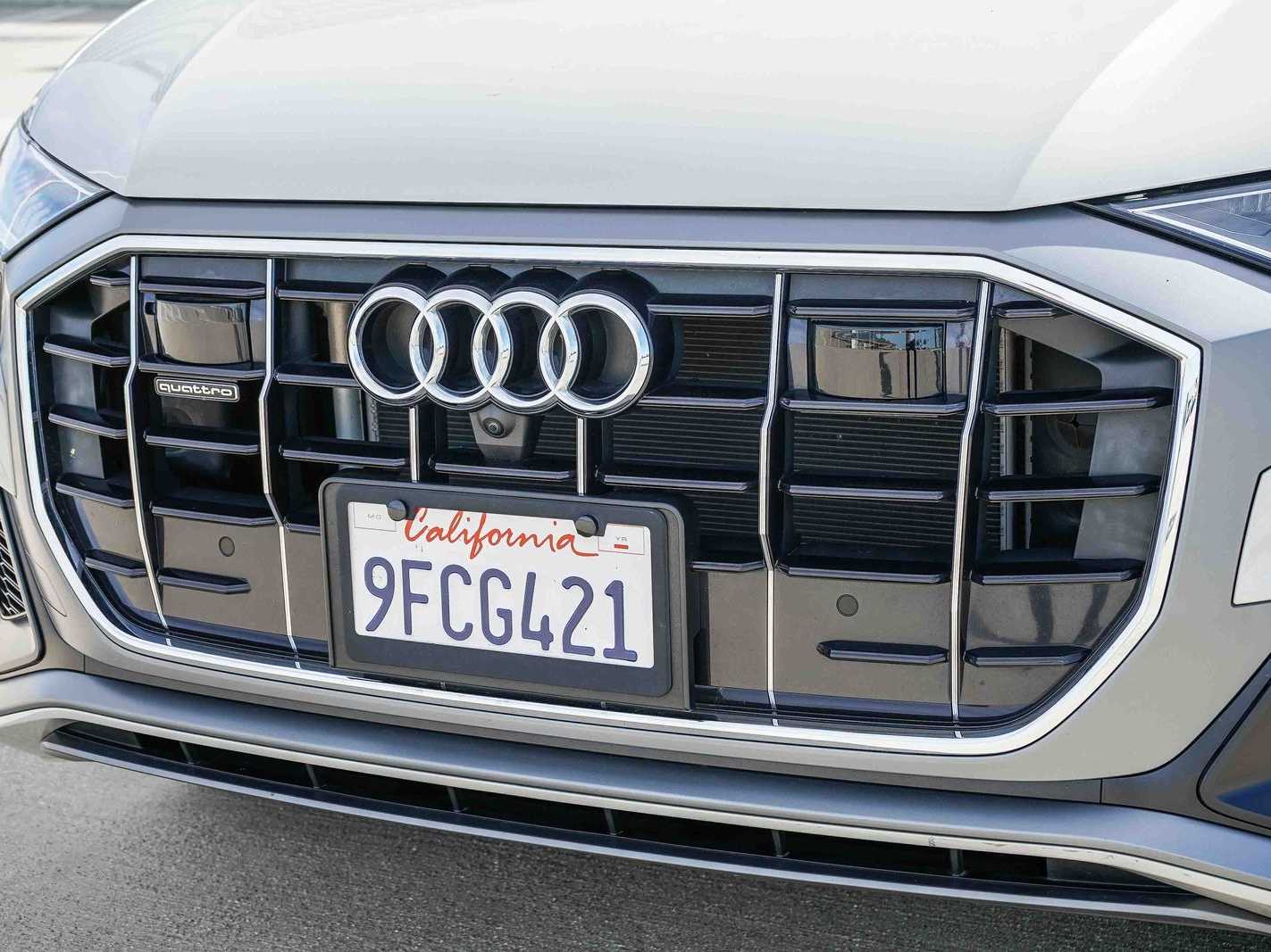 Thumbnail: 2023 Audi Q8 - 8