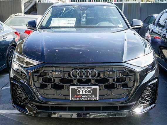 Thumbnail: 2026 Audi SQ8 - 6