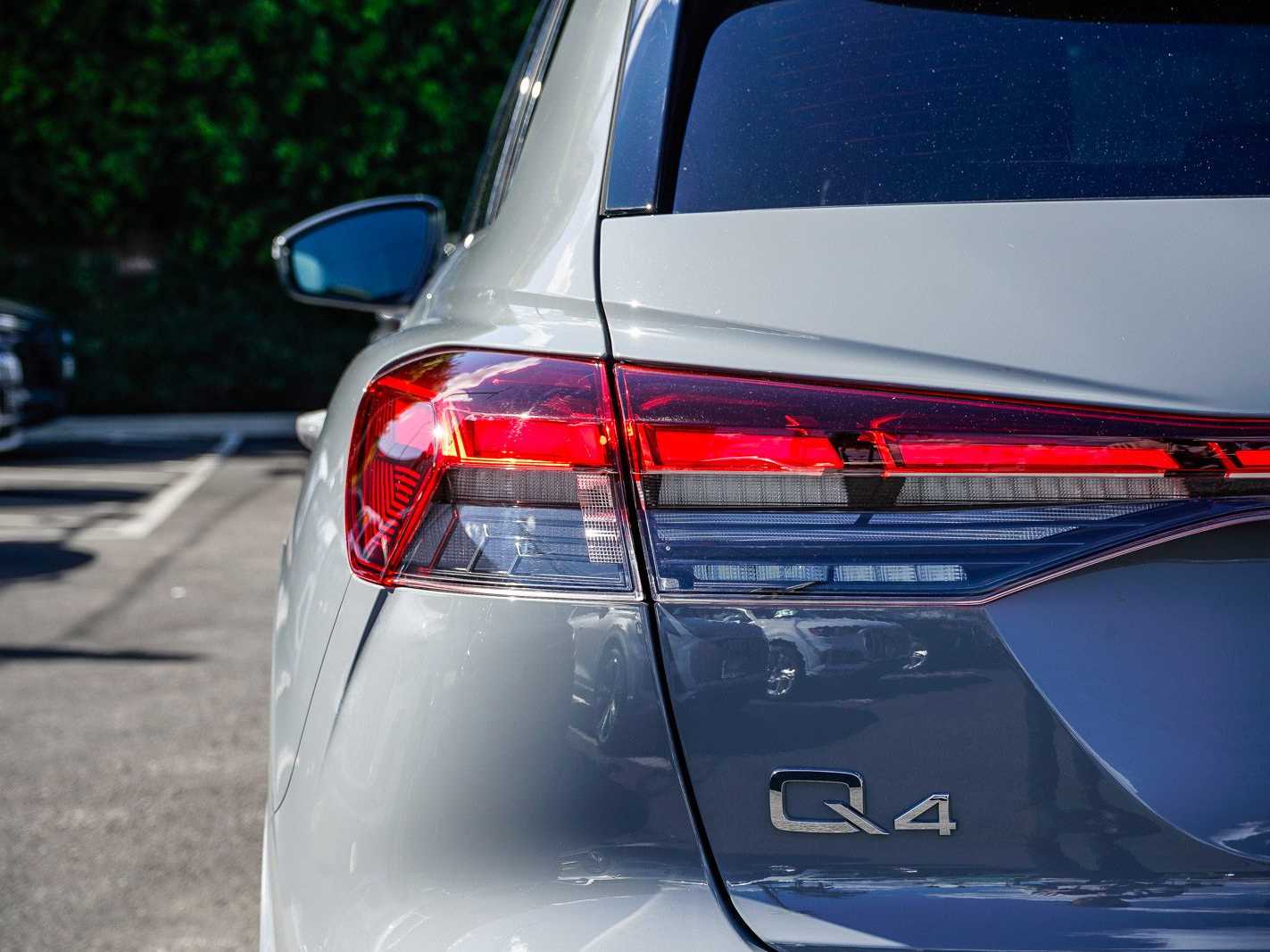 Thumbnail: 2023 Audi Q4 e-tron - 9