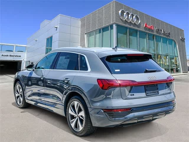 Thumbnail: 2024 Audi Q8 e-tron - 2