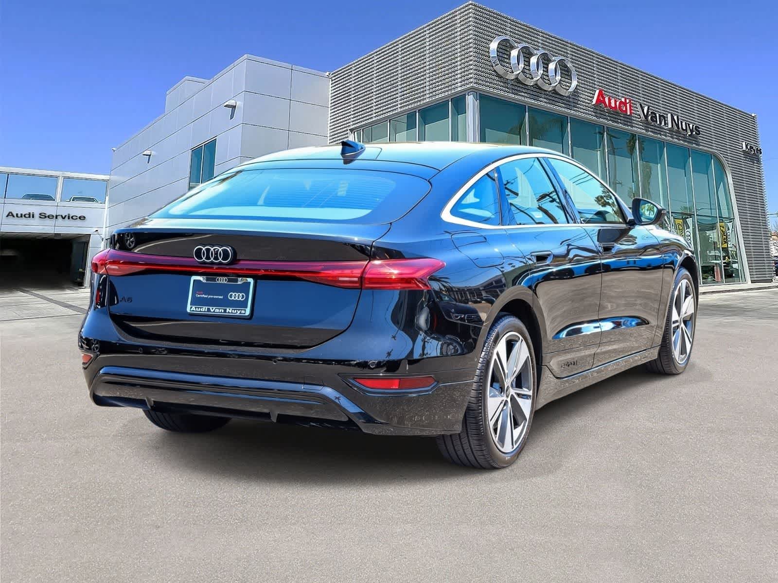 Thumbnail: 2025 Audi e-tron - 3