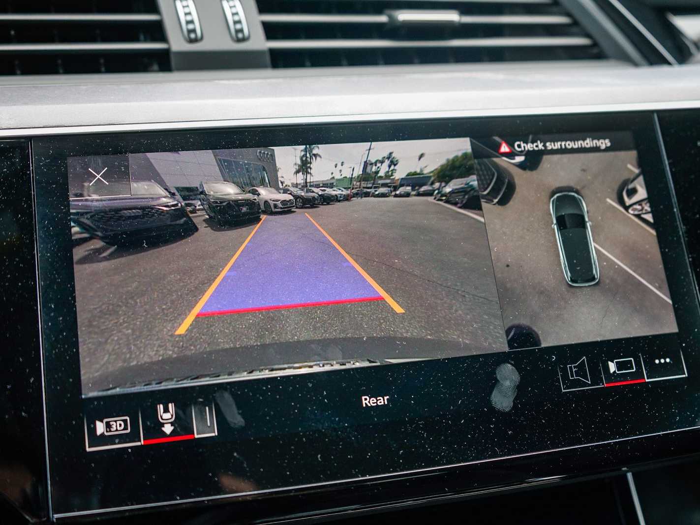 Thumbnail: 2023 Audi e-tron - 23