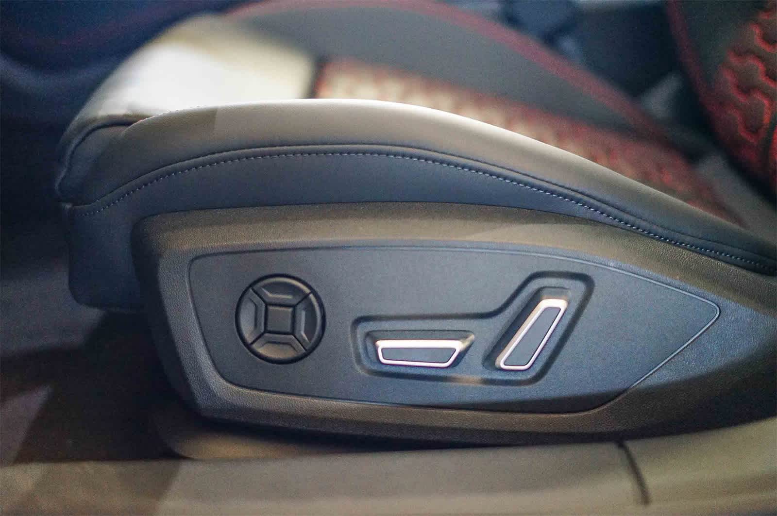 Thumbnail: 2026 Audi RS 6 - 23