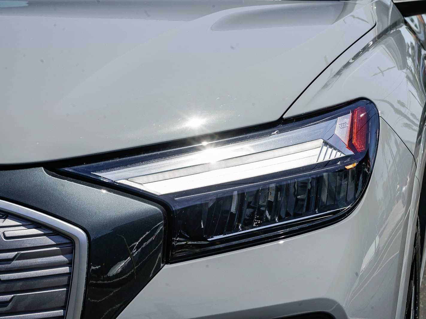 Thumbnail: 2023 Audi Q4 e-tron - 7