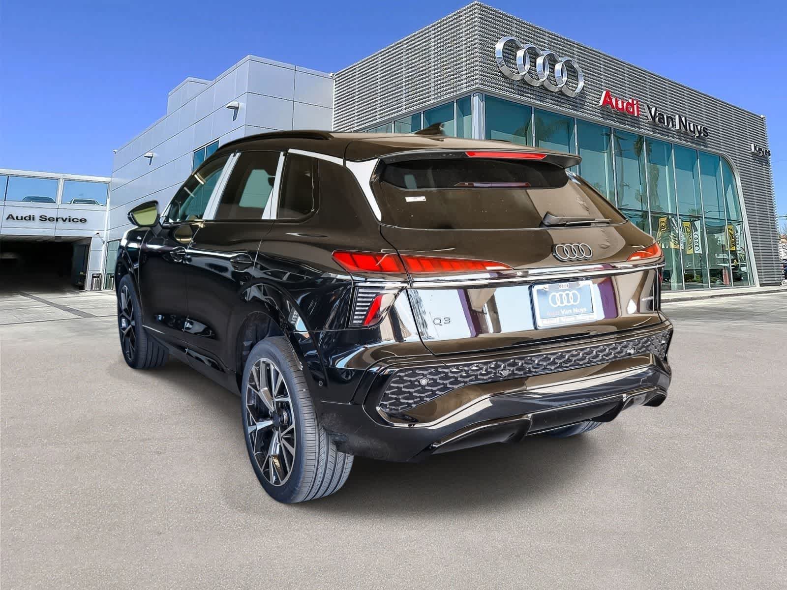 Thumbnail: 2026 Audi Q3 - 6