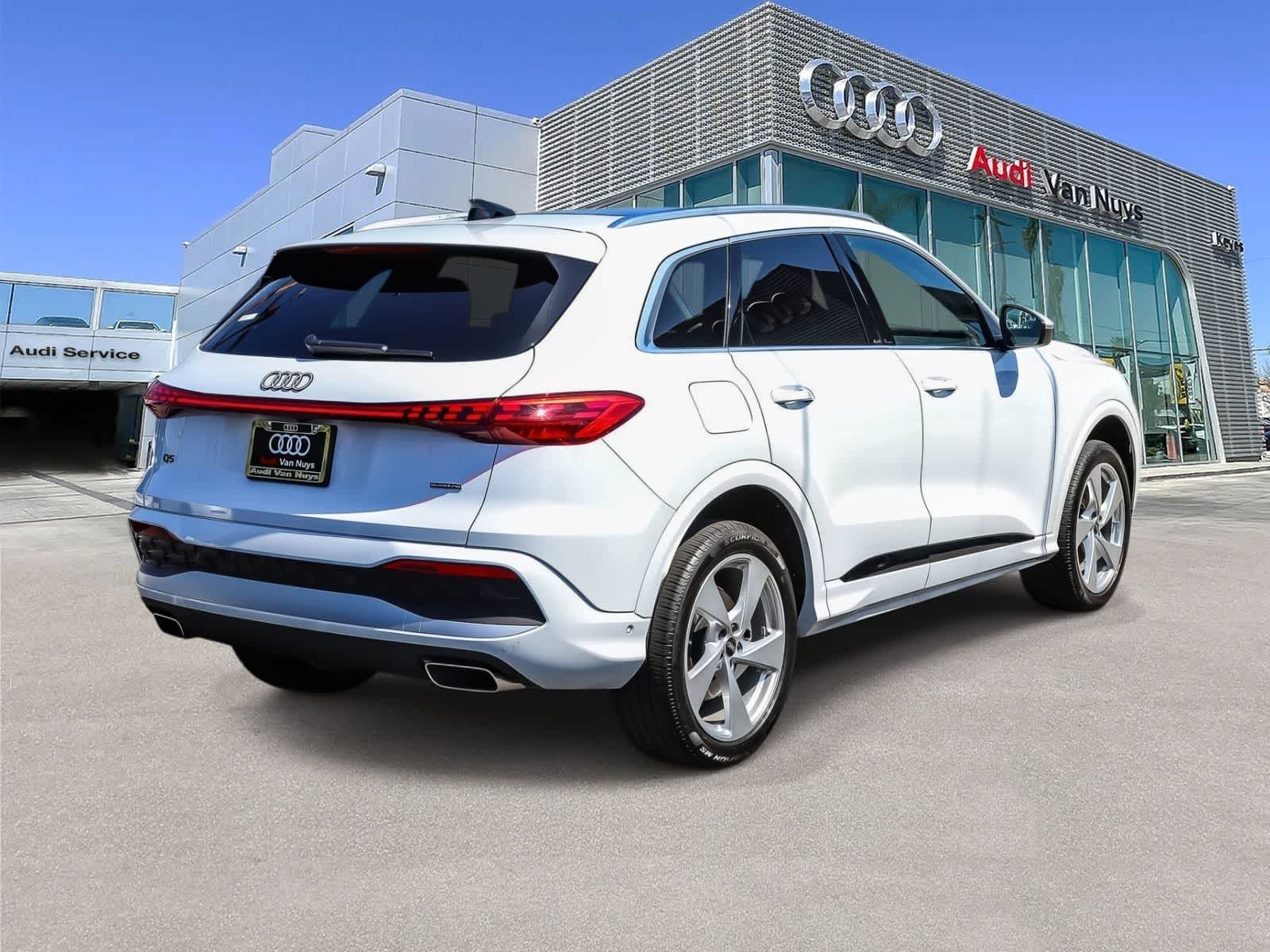 Thumbnail: 2025 Audi Q5 - 3