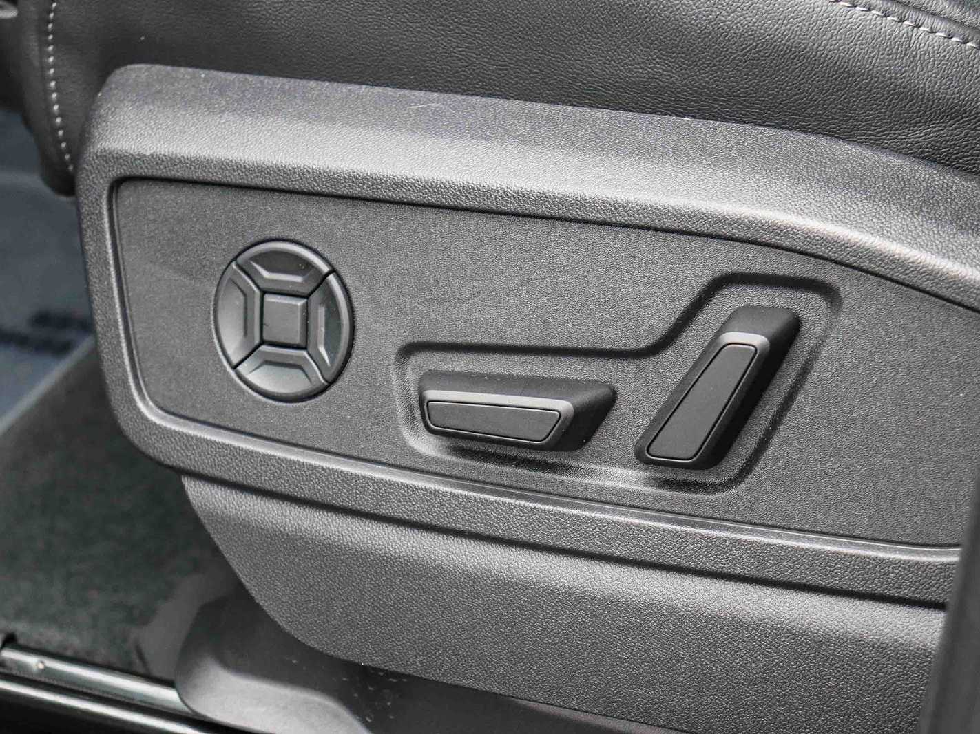 Thumbnail: 2025 Audi Q5 - 21