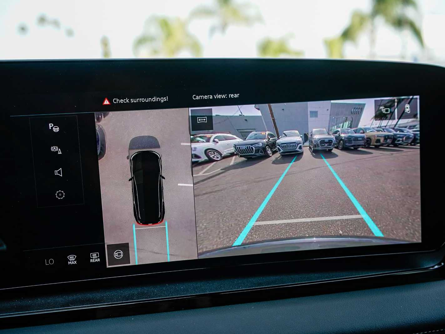 Thumbnail: 2025 Audi Q6 e-tron - 24