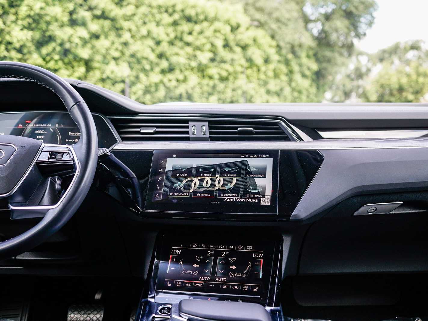 Thumbnail: 2024 Audi Q8 e-tron - 13