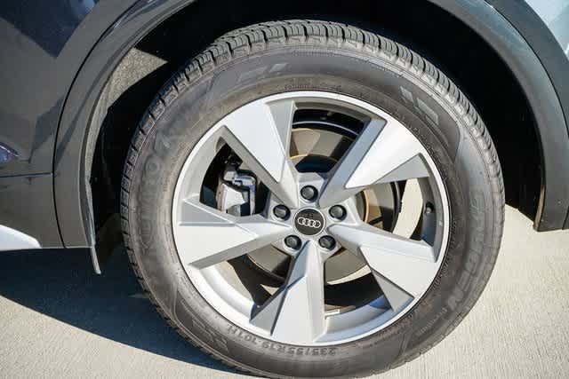 Thumbnail: 2022 Audi Q5 - 10