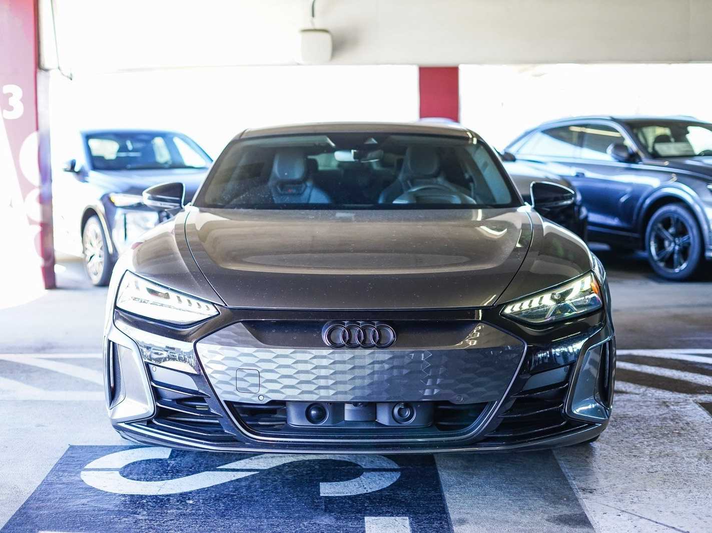 Thumbnail: 2023 Audi RS e-tron GT - 6