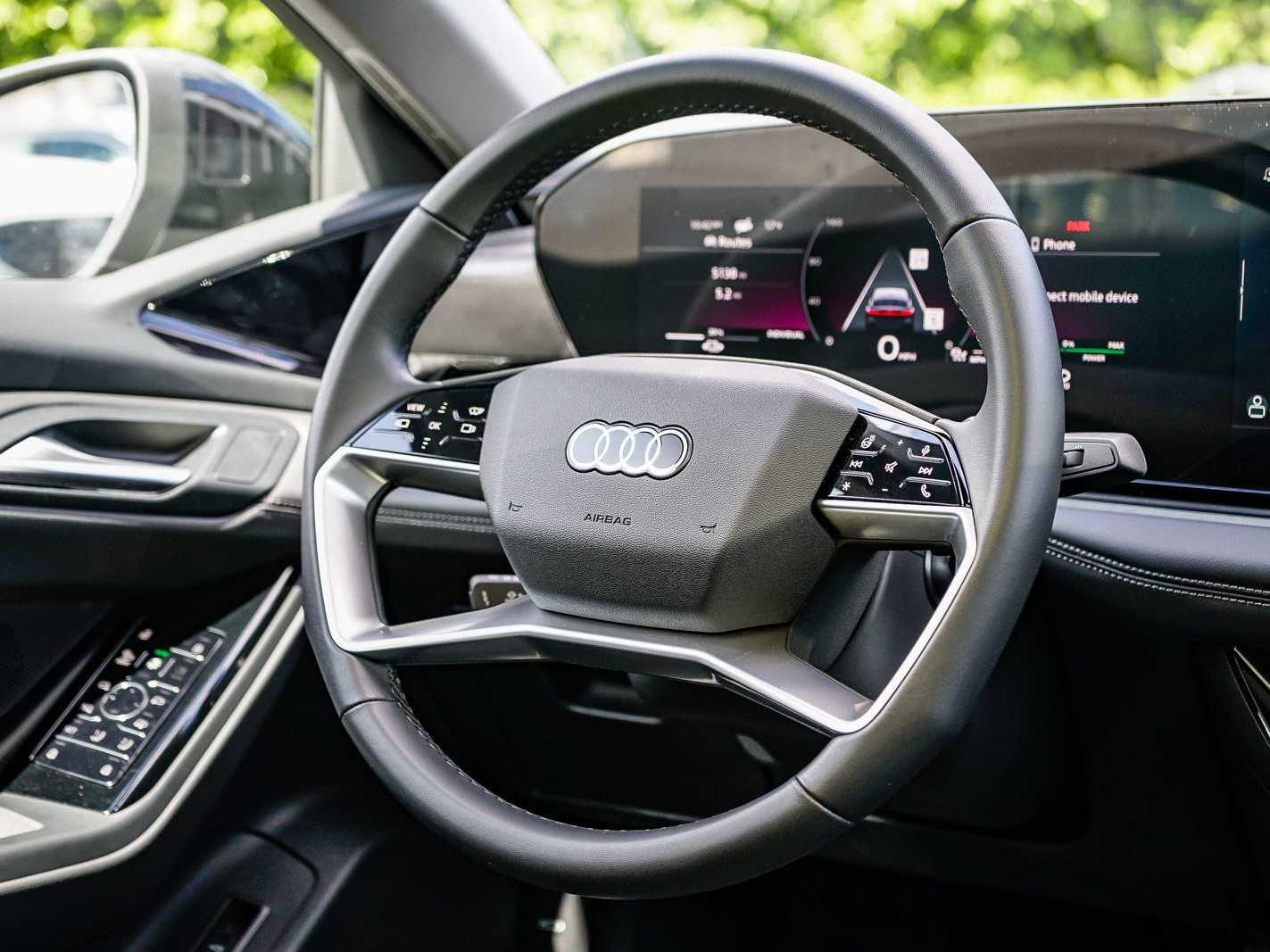 Thumbnail: 2025 Audi e-tron - 15