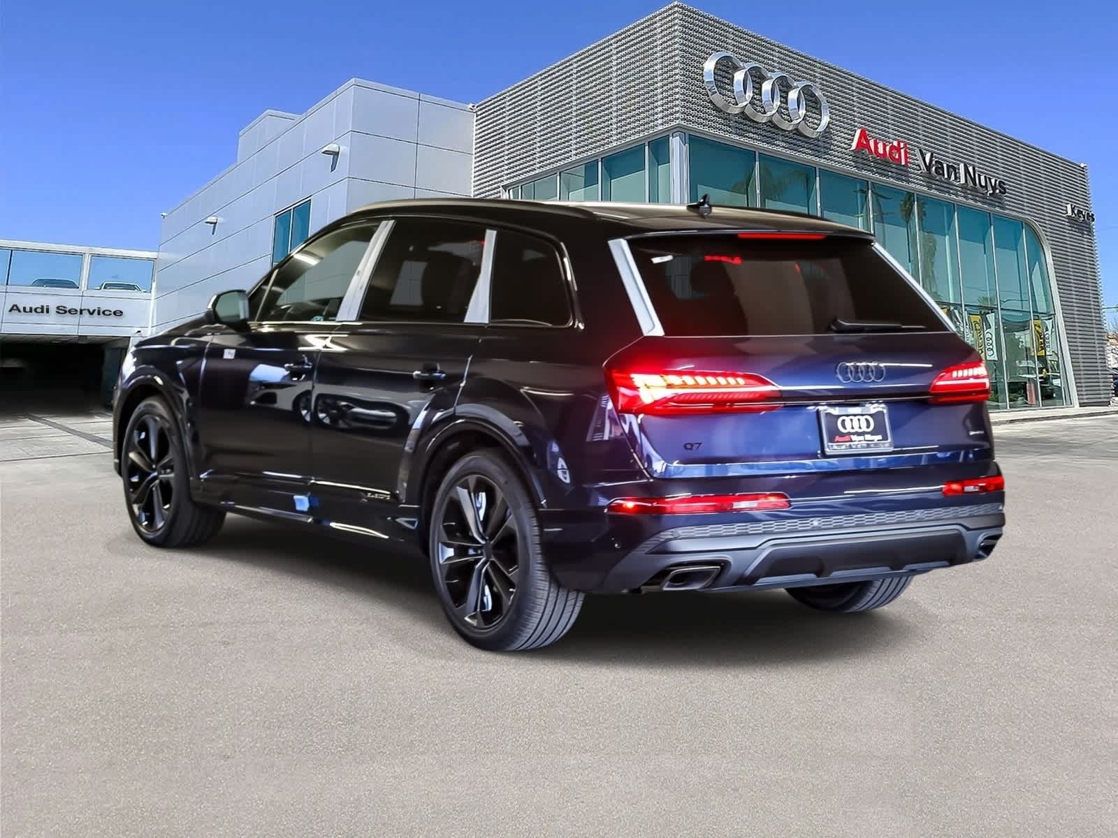 Thumbnail: 2026 Audi Q7 - 6