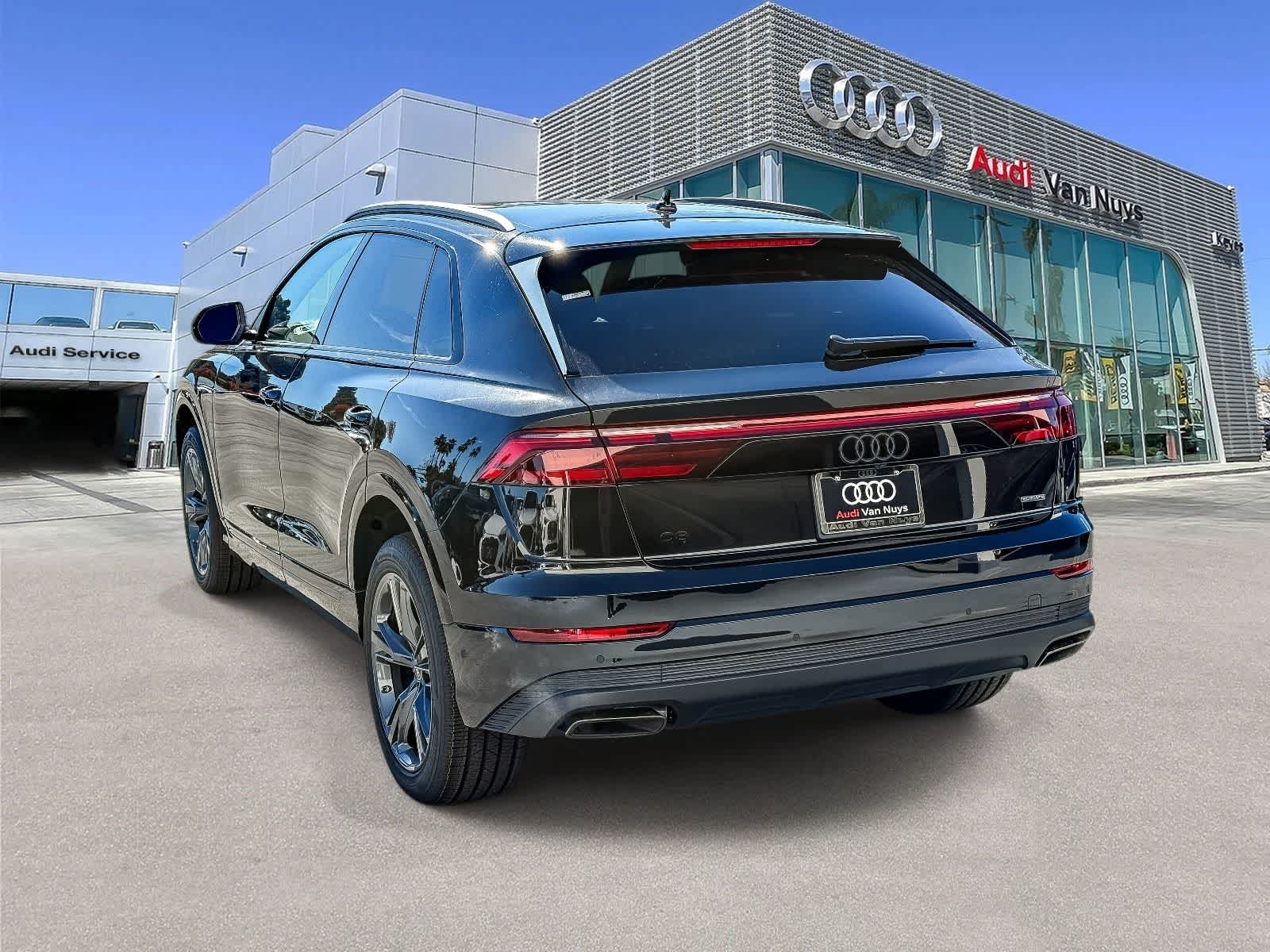 Thumbnail: 2026 Audi Q8 - 6