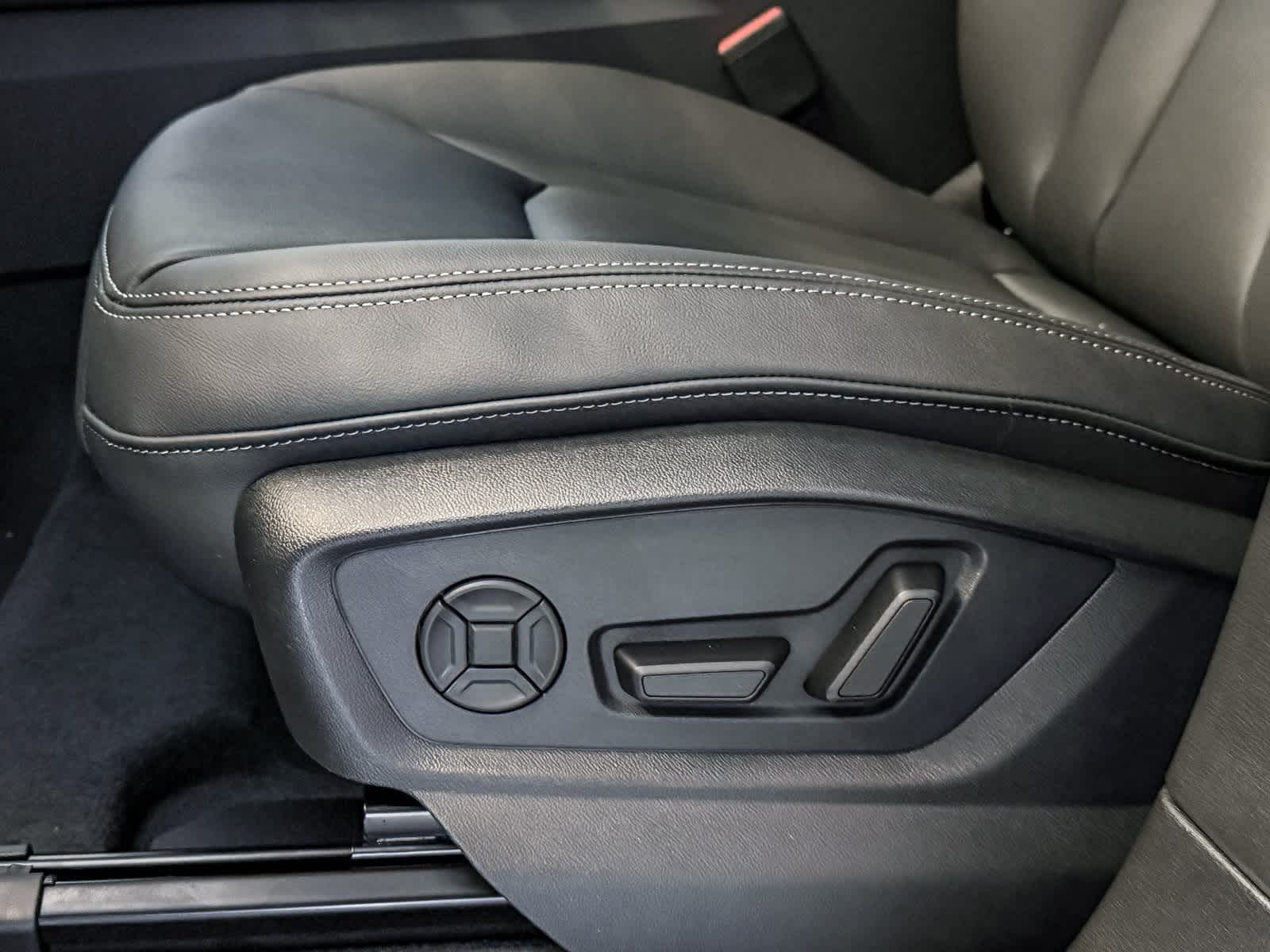 Thumbnail: 2026 Audi Q7 - 21