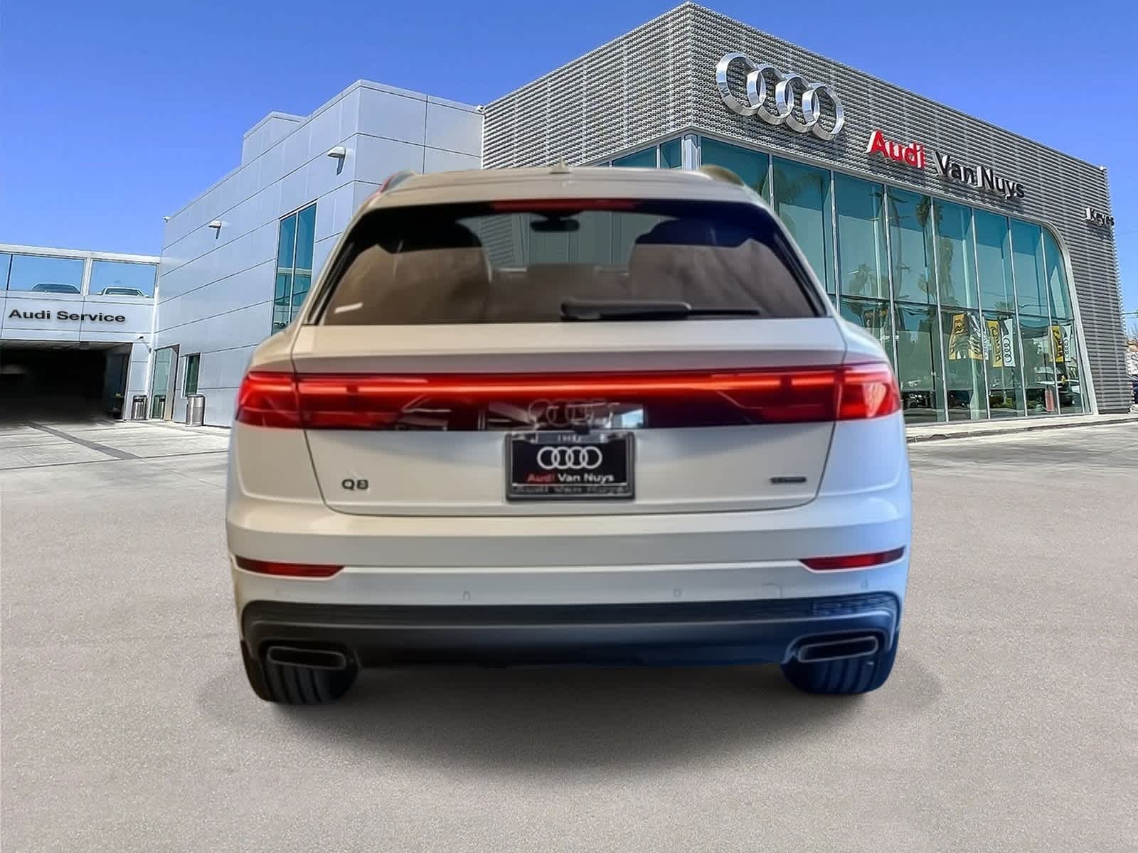 Thumbnail: 2026 Audi Q8 - 5