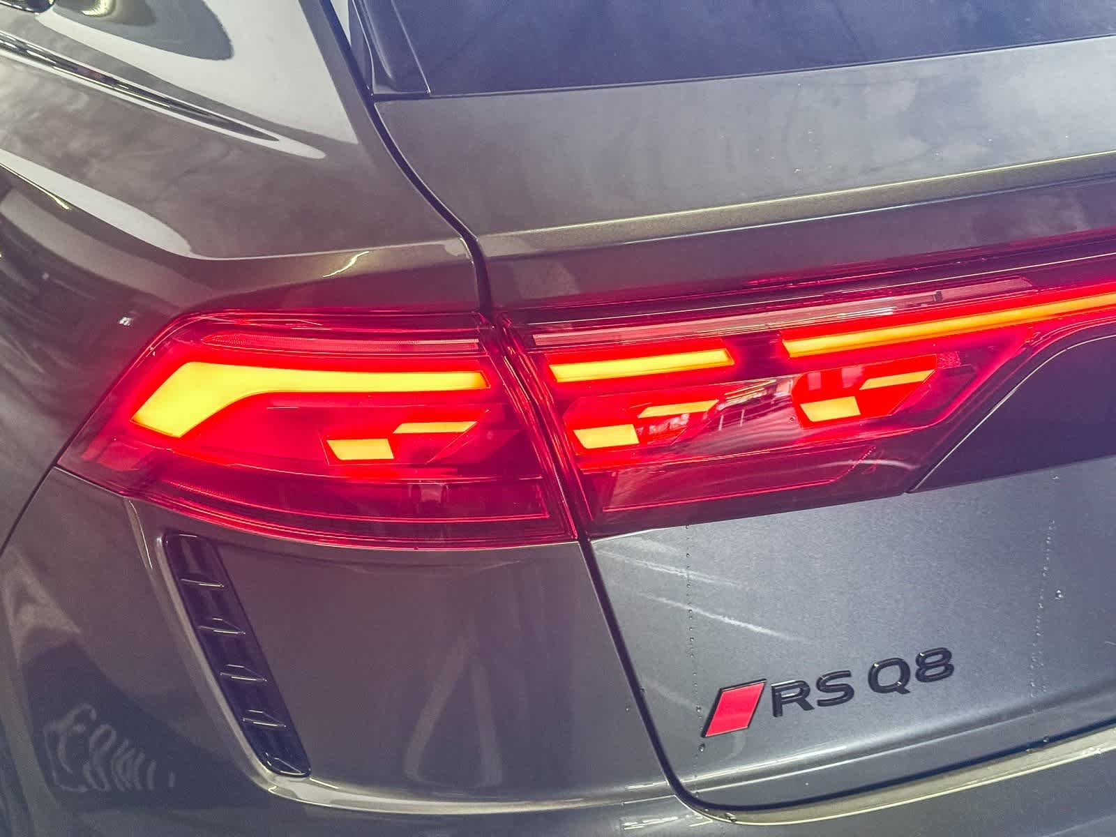 Thumbnail: 2026 Audi RS Q8 - 7