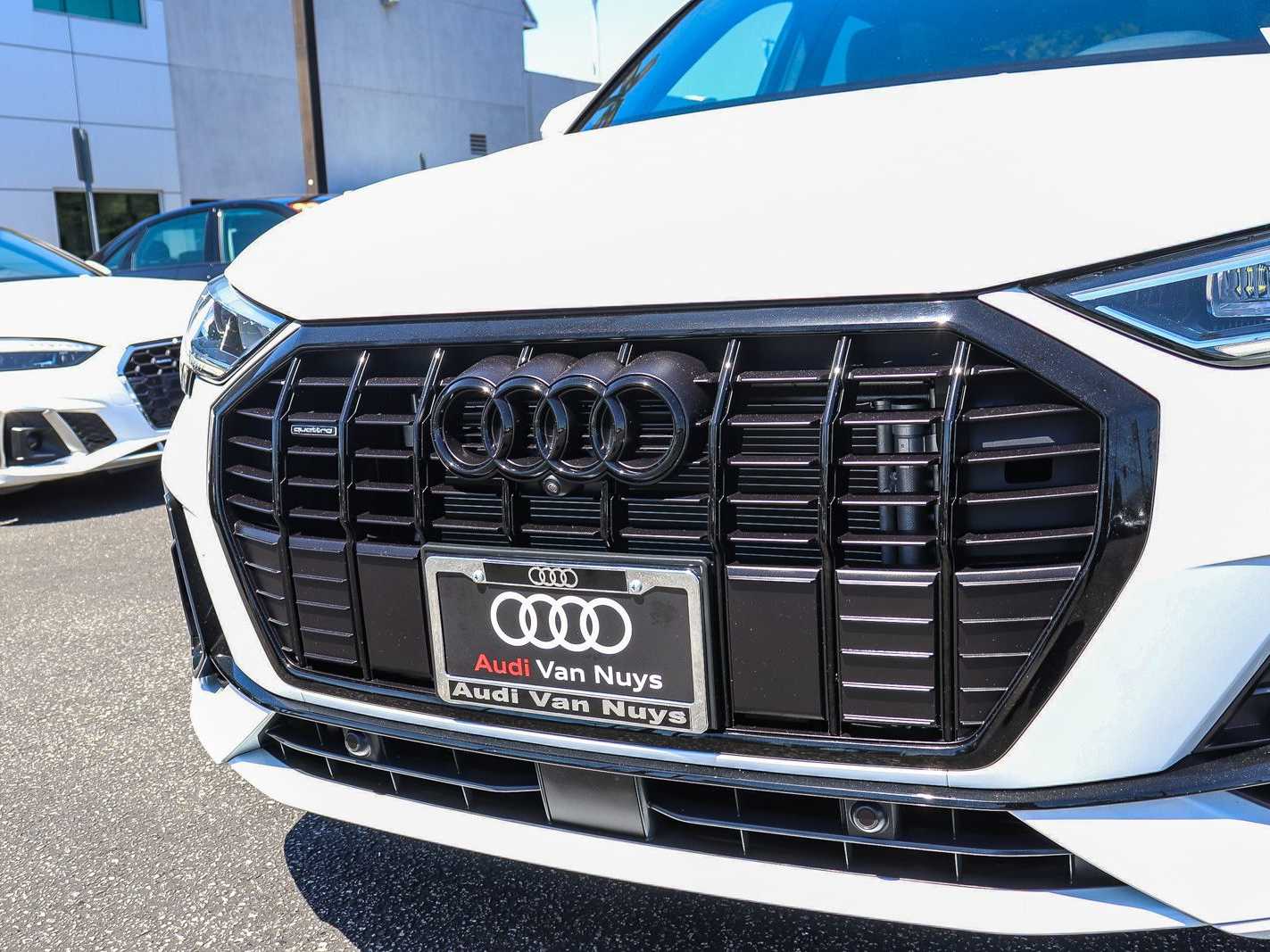 Thumbnail: 2024 Audi Q3 - 7