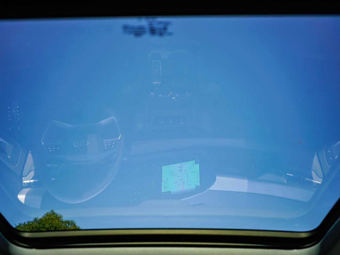 Thumbnail: 2025 Audi Q6 e-tron - 11