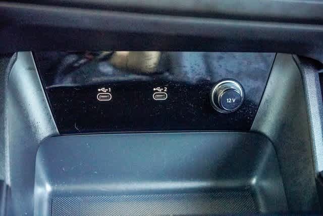 Thumbnail: 2025 Audi Q6 e-tron - 22