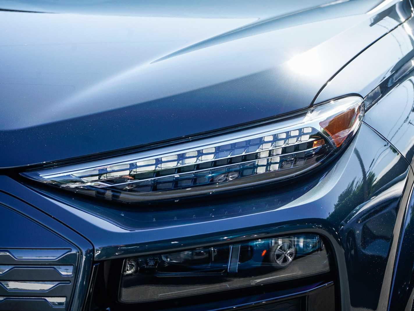 Thumbnail: 2025 Audi Q6 e-tron - 7