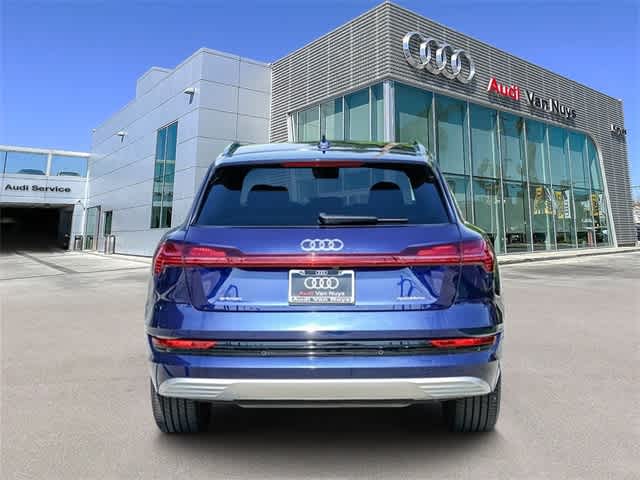 Thumbnail: 2022 Audi e-tron - 3