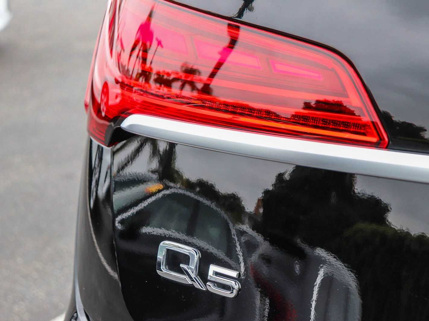 Thumbnail: 2023 Audi Q5 - 11